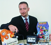 il dott. Andrea Persegati tra le sue console